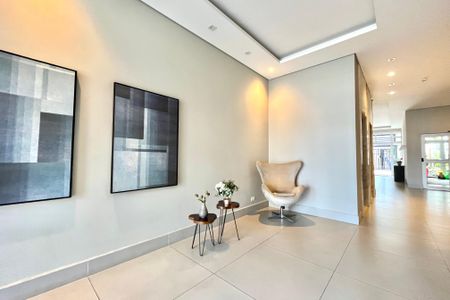 Apartamento à venda com 65m², 2 quartos e 2 vagasHall social