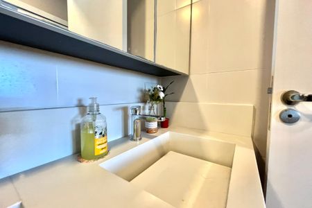 Apartamento à venda com 65m², 2 quartos e 2 vagasBanheiro Corredor