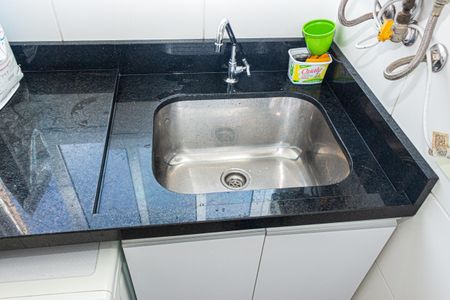 Apartamento à venda com 80m², 3 quartos e 1 vaga Apartamento à venda com 80m², 3 quartos e 1 vagaCozinha e Área de Serviço