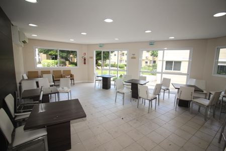 Apartamento para alugar com 48m², 2 quartos e 1 vaga Apartamento para alugar com 48m², 2 quartos e 1 vagaÁrea comum - Salão de festas