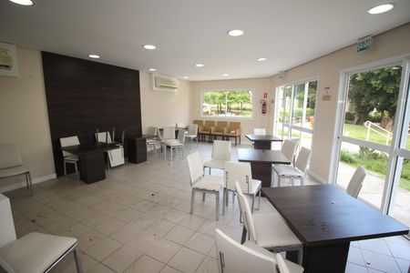 Apartamento para alugar com 48m², 2 quartos e 1 vaga Apartamento para alugar com 48m², 2 quartos e 1 vagaÁrea comum - Salão de festas