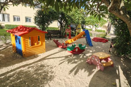 Apartamento para alugar com 48m², 2 quartos e 1 vaga Apartamento para alugar com 48m², 2 quartos e 1 vagaÁrea comum - Playground