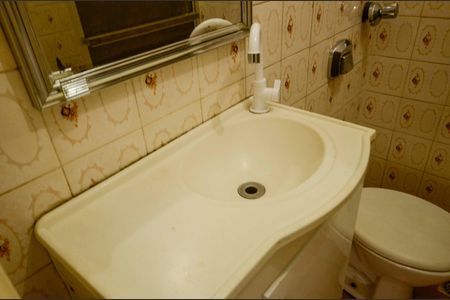 Apartamento à venda com 60m², 2 quartos e sem vaga Apartamento à venda com 60m², 2 quartos e sem vagaBanheiro