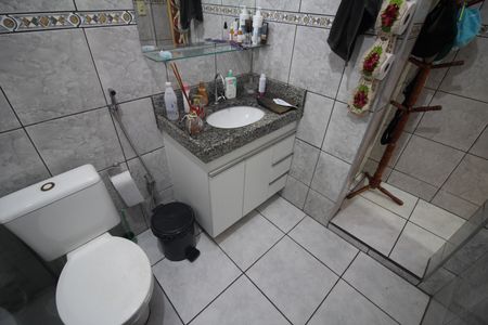 Casa à venda com 404m², 4 quartos e 6 vagasBanheiro da Suíte 1