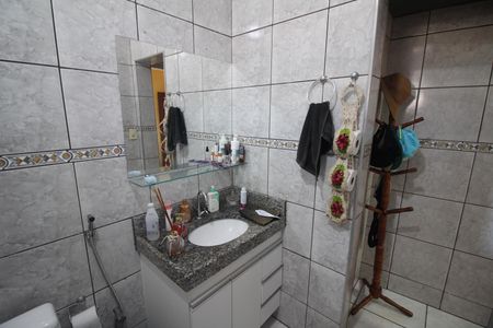Casa à venda com 404m², 4 quartos e 6 vagasBanheiro da Suíte 1