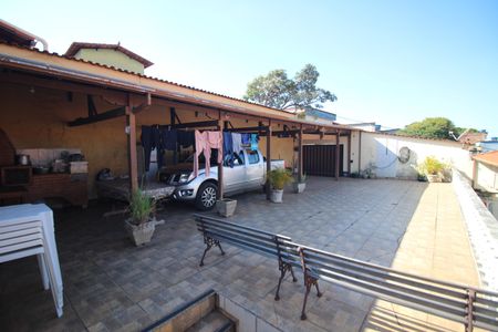 Casa à venda com 404m², 4 quartos e 6 vagasQuintal