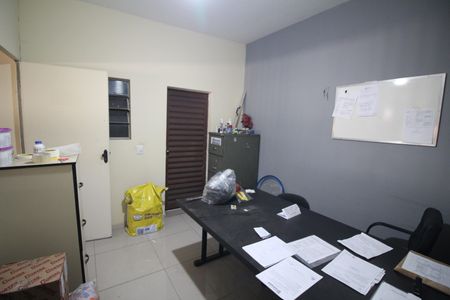 Casa à venda com 404m², 4 quartos e 6 vagasEscritorio