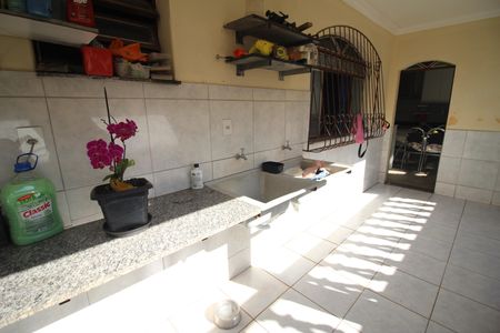 Casa à venda com 404m², 4 quartos e 6 vagasÁrea de Serviço