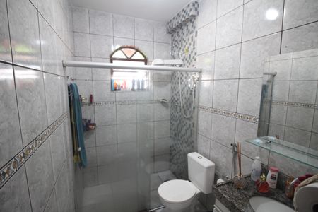 Casa à venda com 404m², 4 quartos e 6 vagasBanheiro da Suíte 1