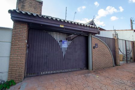 Casa para alugar com 125m², 1 quarto e 1 vagaFachada + Placa