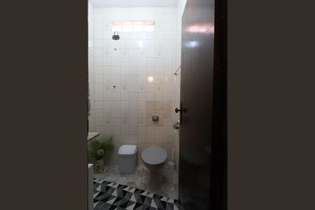 Casa à venda com 174m², 4 quartos e sem vaga Casa à venda com 174m², 4 quartos e sem vagaBanheiro de serviço