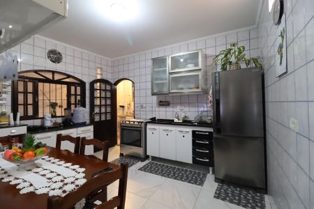 Casa à venda com 174m², 4 quartos e sem vaga Casa à venda com 174m², 4 quartos e sem vagaCozinha