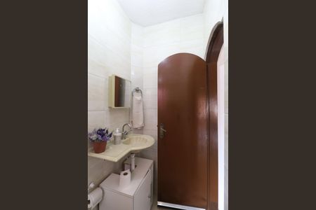 Casa à venda com 174m², 4 quartos e sem vaga Casa à venda com 174m², 4 quartos e sem vagaBanheiro