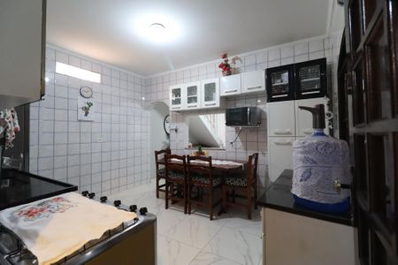Casa à venda com 174m², 4 quartos e sem vaga Casa à venda com 174m², 4 quartos e sem vagaCozinha
