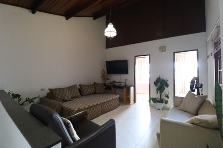 Casa à venda com 174m², 4 quartos e sem vaga Casa à venda com 174m², 4 quartos e sem vagaSala 2