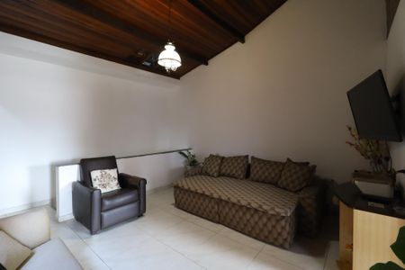 Casa à venda com 174m², 4 quartos e sem vaga Casa à venda com 174m², 4 quartos e sem vagaSala 2