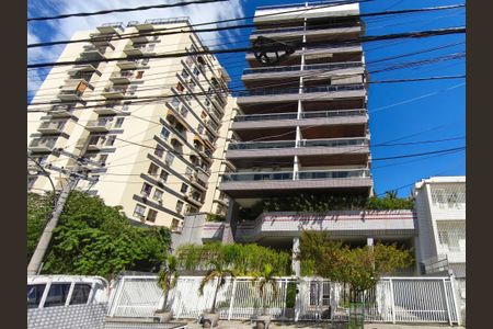 Apartamento à venda com 110m², 2 quartos e 1 vagaFachada e portaria