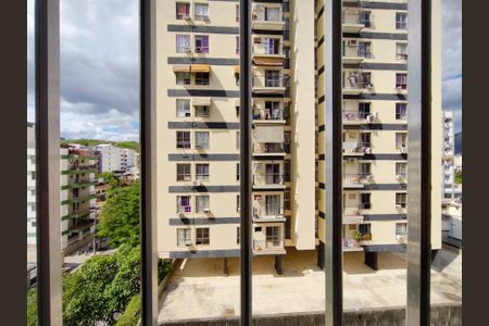 Apartamento à venda com 110m², 2 quartos e 1 vagaÁrea de Serviço