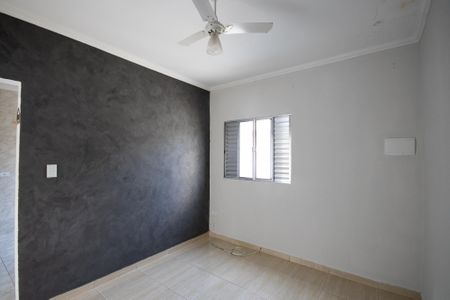 Casa para alugar com 40m², 1 quarto e sem vaga Casa para alugar com 40m², 1 quarto e sem vagaSala