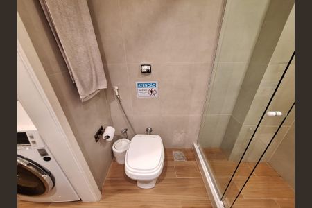 Studio à venda com 56m², 1 quarto e sem vaga Studio à venda com 56m², 1 quarto e sem vagaBanheiro da suíte