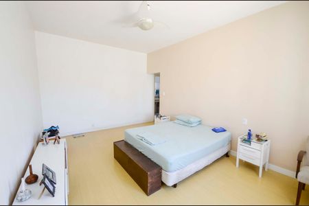 Apartamento à venda com 207m², 3 quartos e 1 vagaSuíte