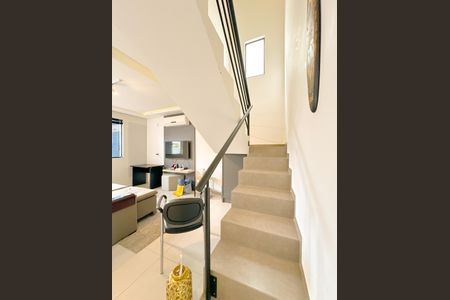 Casa para alugar com 100m², 3 quartos e 1 vagaEscada