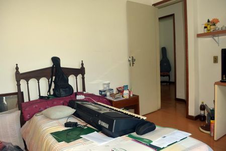 Casa de condomínio à venda com 250m², 4 quartos e 1 vagaQuarto 2