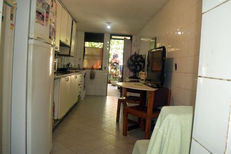 Casa de condomínio à venda com 250m², 4 quartos e 1 vagaCozinha