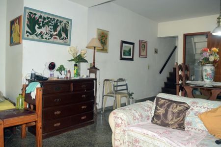 Casa de condomínio à venda com 250m², 4 quartos e 1 vagaSala