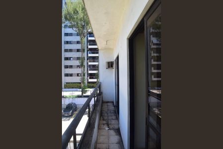Casa de condomínio à venda com 250m², 4 quartos e 1 vagaVaranda