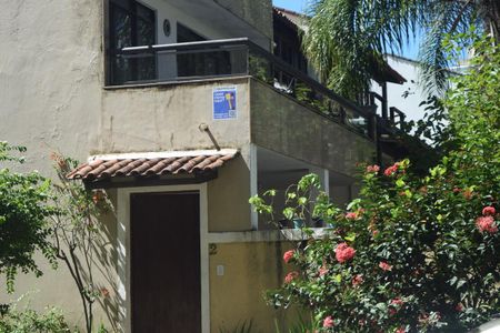 Casa de condomínio à venda com 250m², 4 quartos e 1 vagaPlaquinha Instalada