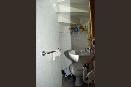 Casa de condomínio à venda com 250m², 4 quartos e 1 vagaLavabo