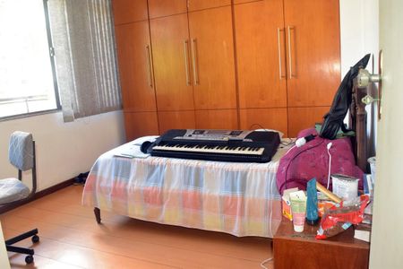 Casa de condomínio à venda com 250m², 4 quartos e 1 vagaQuarto 2