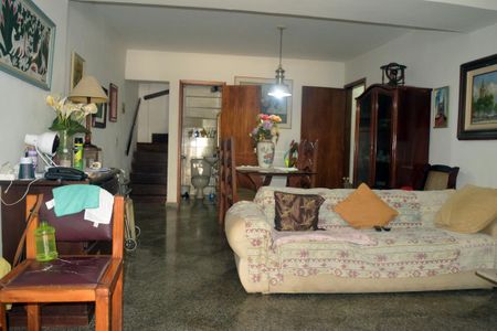 Casa de condomínio à venda com 250m², 4 quartos e 1 vagaSala