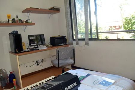 Casa de condomínio à venda com 250m², 4 quartos e 1 vagaQuarto 2