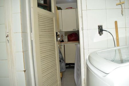 Casa de condomínio à venda com 250m², 4 quartos e 1 vagaÁrea de Serviço