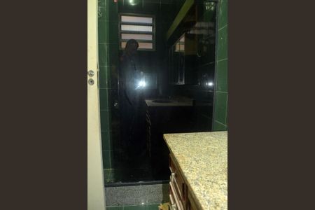 Casa de condomínio à venda com 250m², 4 quartos e 1 vagaBanheiro do Quarto 1