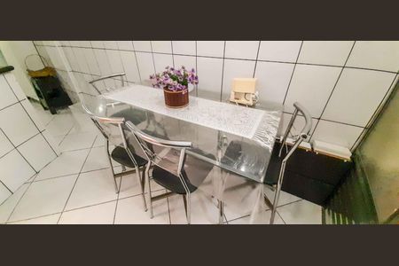 Casa à venda com 254m², 4 quartos e 3 vagas Casa à venda com 254m², 4 quartos e 3 vagasCasa 1 - Cozinha