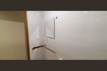 Casa à venda com 254m², 4 quartos e 3 vagas Casa à venda com 254m², 4 quartos e 3 vagasCasa 2 - Banheiro