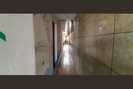 Casa à venda com 254m², 4 quartos e 3 vagas Casa à venda com 254m², 4 quartos e 3 vagasCorredor Externo