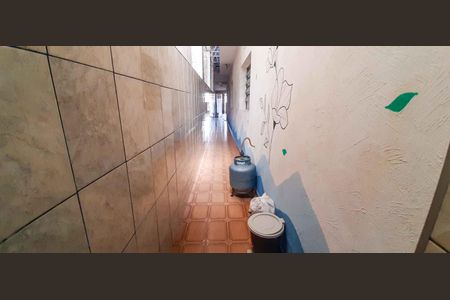 Casa à venda com 254m², 4 quartos e 3 vagas Casa à venda com 254m², 4 quartos e 3 vagasCasa 1 - Corredor Externo