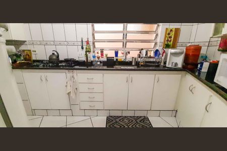 Casa à venda com 254m², 4 quartos e 3 vagas Casa à venda com 254m², 4 quartos e 3 vagasCasa 1 - Cozinha