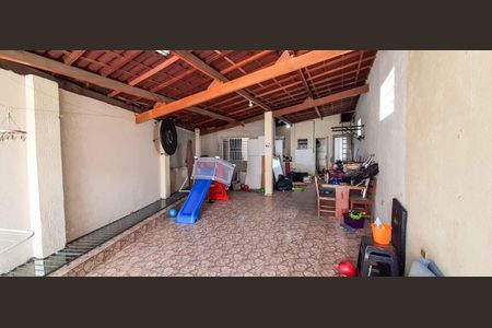 Casa à venda com 254m², 4 quartos e 3 vagas Casa à venda com 254m², 4 quartos e 3 vagasCasa 2 - Área Gourmet