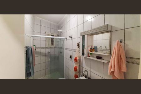 Casa à venda com 254m², 4 quartos e 3 vagas Casa à venda com 254m², 4 quartos e 3 vagasCasa 1 - Banheiro