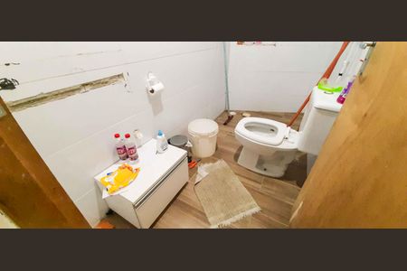 Casa à venda com 254m², 4 quartos e 3 vagas Casa à venda com 254m², 4 quartos e 3 vagasCasa 2 - Banheiro