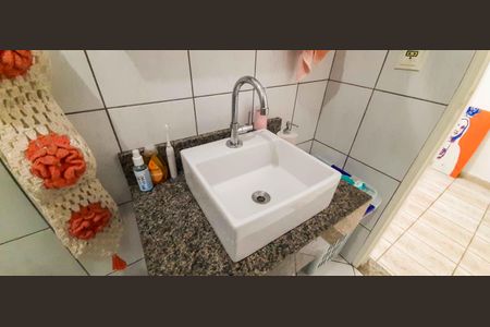 Casa à venda com 254m², 4 quartos e 3 vagas Casa à venda com 254m², 4 quartos e 3 vagasCasa 1 - Banheiro