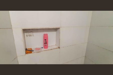 Casa à venda com 254m², 4 quartos e 3 vagas Casa à venda com 254m², 4 quartos e 3 vagasCasa 2 - Banheiro