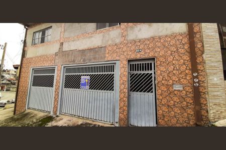 Casa à venda com 254m², 4 quartos e 3 vagas Casa à venda com 254m², 4 quartos e 3 vagasFachada da Casa