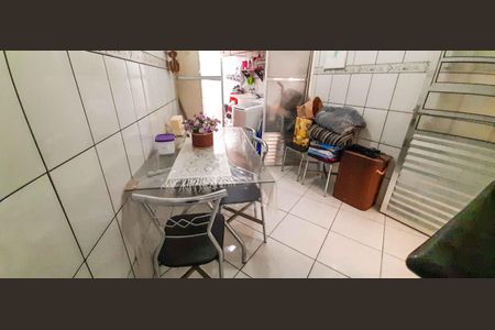 Casa à venda com 254m², 4 quartos e 3 vagas Casa à venda com 254m², 4 quartos e 3 vagasCasa 1 - Cozinha