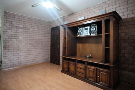 Casa à venda com 110m², 3 quartos e 2 vagasSala